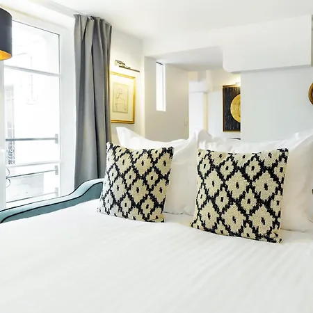 Livinparis - Luxury 4 Bedrooms Le Louvre I * Paris