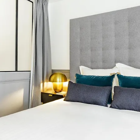 Appartement Livinparis - Luxury 4 Bedrooms Le Louvre I Paris