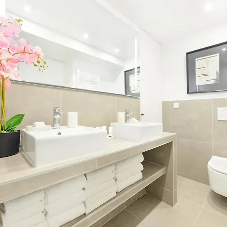 Livinparis - Luxury 4 Bedrooms Le Louvre I Appartement *