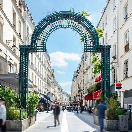 Livinparis - Luxury 4 Bedrooms Le Louvre I Paris