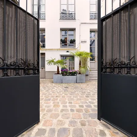 Livinparis - Luxury 4 Bedrooms Le Louvre I Appartement *